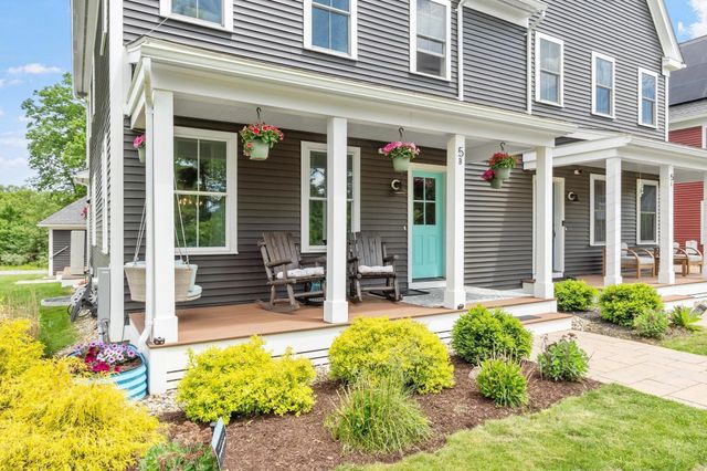5 Powell St B, Harvard, MA 01451