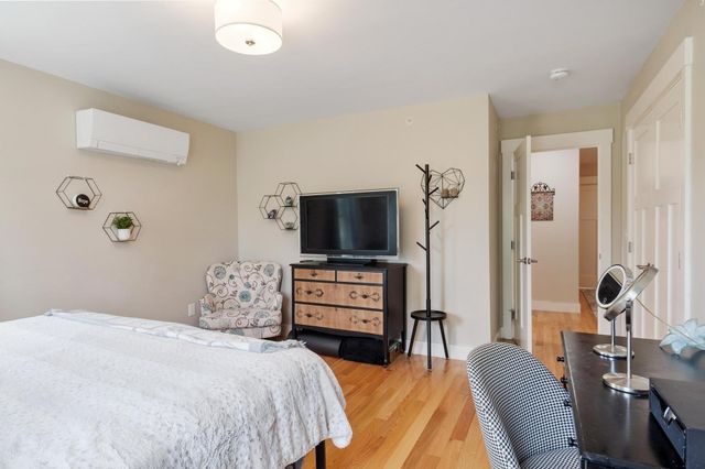 5 Powell St B, Harvard, MA 01451