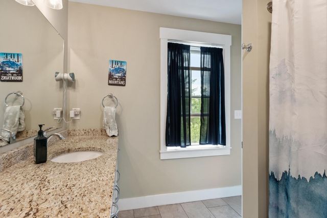 5 Powell St B, Harvard, MA 01451