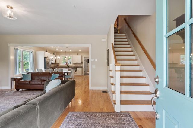 5 Powell St B, Harvard, MA 01451