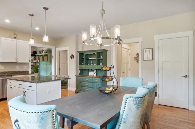 5 Powell St B, Harvard, MA 01451