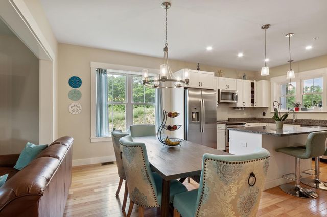 5 Powell St B, Harvard, MA 01451