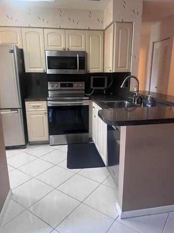 14887 Bal Moral Lane 204, Delray Beach, FL 33446