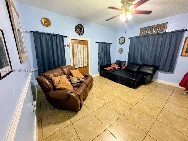 965 NE 146th St B, North Miami, FL 33161