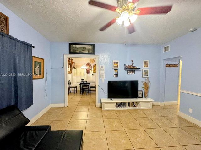965 NE 146th St B, North Miami, FL 33161