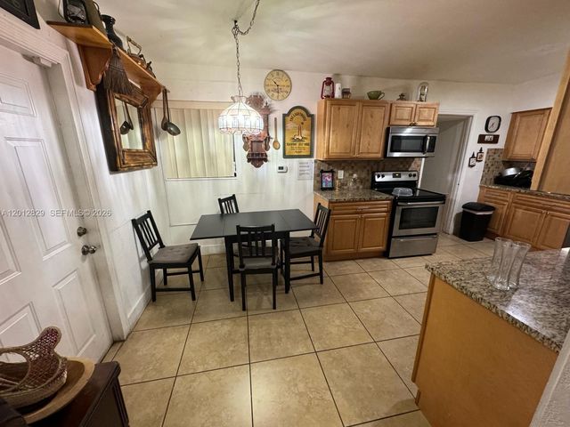 965 NE 146th St B, North Miami, FL 33161