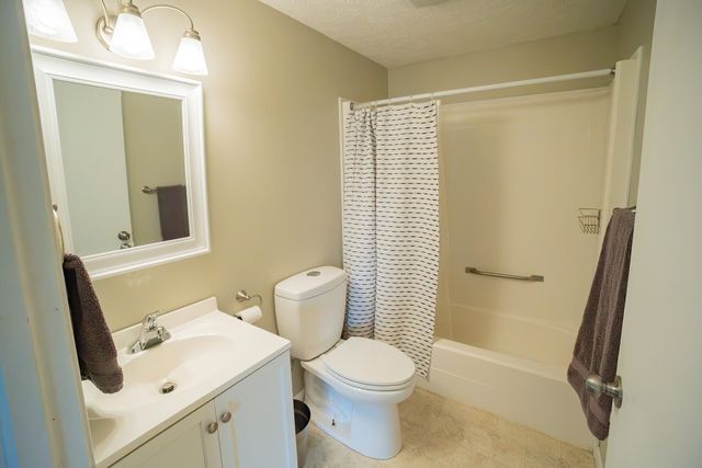 1525 Lenox Road Se, City Of Grand Rapids, MI 49506