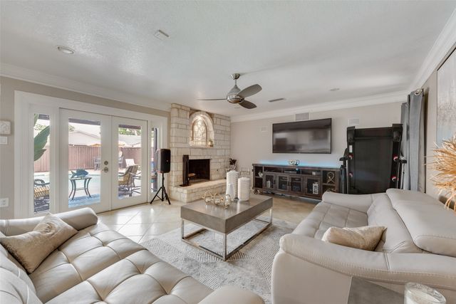 1911 White Rose Lane, Carrollton, TX 75007