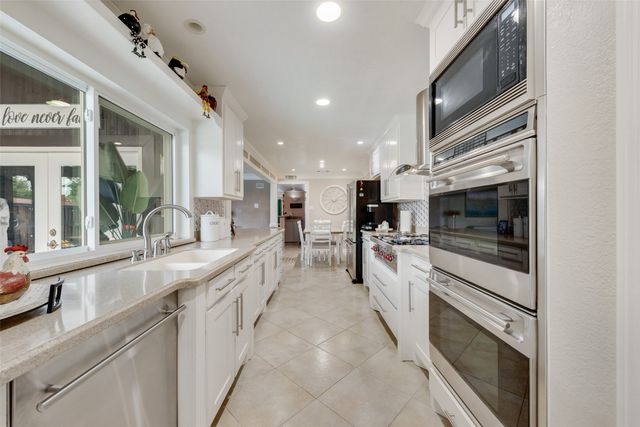 1911 White Rose Lane, Carrollton, TX 75007