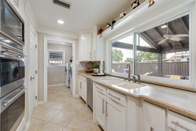 1911 White Rose Lane, Carrollton, TX 75007