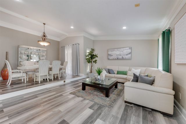 1911 White Rose Lane, Carrollton, TX 75007