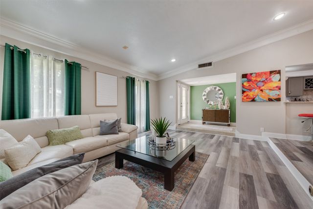 1911 White Rose Lane, Carrollton, TX 75007