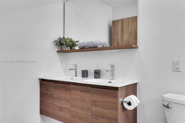 617 NW 30th Ct, Wilton Manors, FL 33311