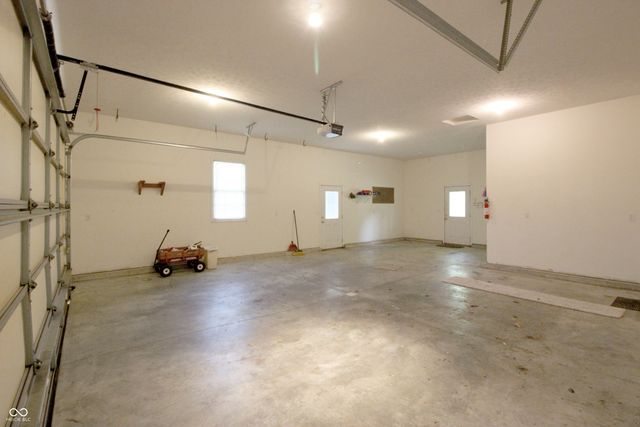 5140 Bull Run, Columbus, IN 47203