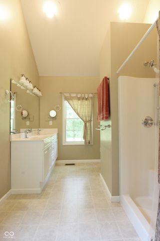 5140 Bull Run, Columbus, IN 47203