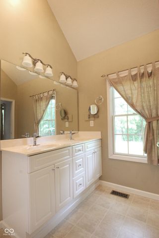 5140 Bull Run, Columbus, IN 47203