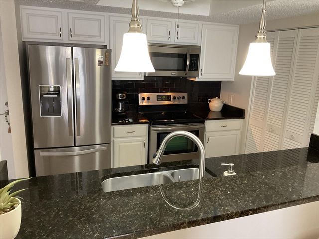 25188 MARION AVENUE D207, Punta Gorda, FL 33950
