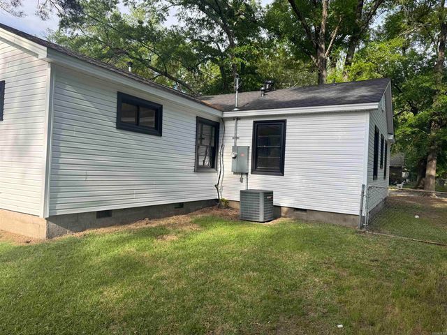 2818 Edgewood, Pine Bluff, AR 71603