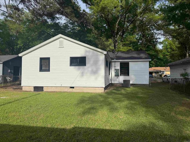 2818 Edgewood, Pine Bluff, AR 71603