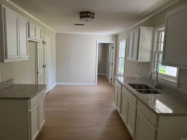 2818 Edgewood, Pine Bluff, AR 71603