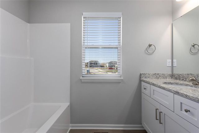 613 Foxglove Lane, Raymore, MO 64083