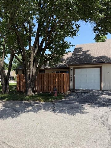 734 E 121st Terrace, Kansas City, MO 64146