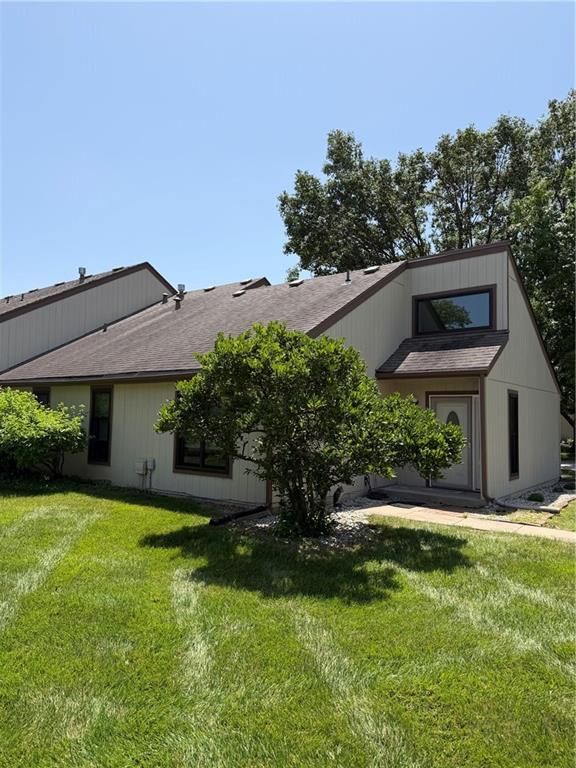 734 E 121st Terrace, Kansas City, MO 64146