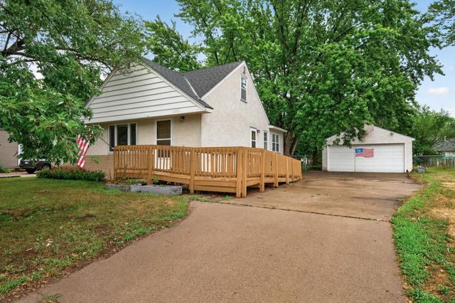 2551 Rainbow Lane, New Brighton, MN 55112