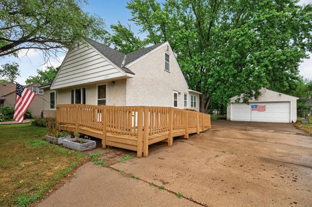 2551 Rainbow Lane, New Brighton, MN 55112