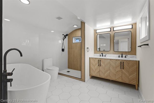 16809 Woodingham Drive, Detroit, MI 48221