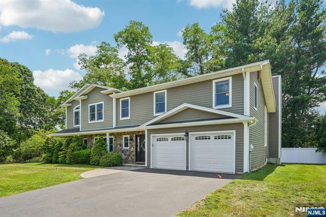 23 Chicopee Drive, Wayne, NJ 07470