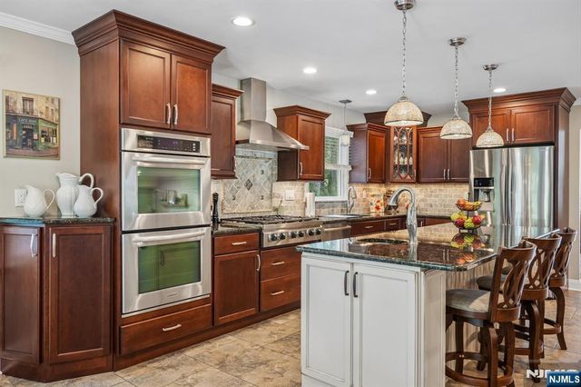 23 Chicopee Drive, Wayne, NJ 07470