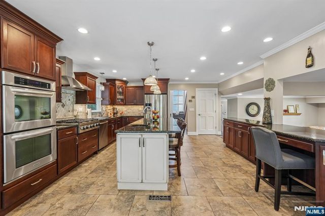 23 Chicopee Drive, Wayne, NJ 07470
