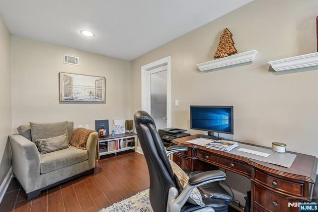23 Chicopee Drive, Wayne, NJ 07470