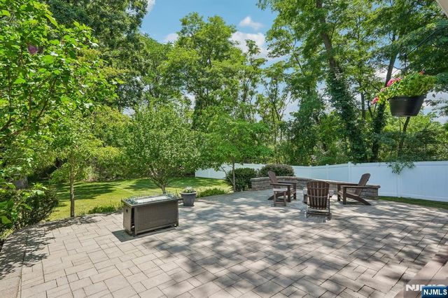 23 Chicopee Drive, Wayne, NJ 07470