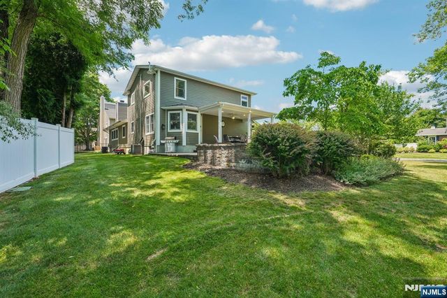 23 Chicopee Drive, Wayne, NJ 07470