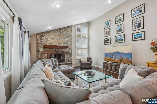 23 Chicopee Drive, Wayne, NJ 07470