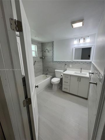 1160 NW 105th Street 1160, Miami, FL 33150