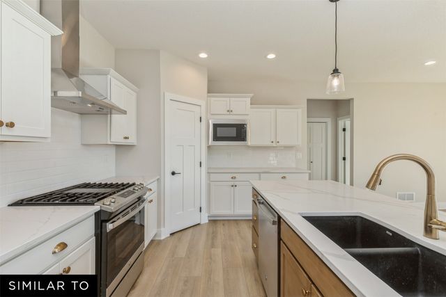 714 NE Crossing Oaks Drive, Ankeny, IA 50021