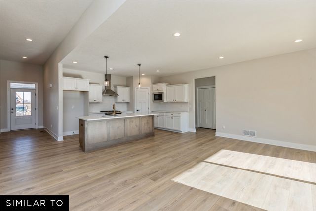 714 NE Crossing Oaks Drive, Ankeny, IA 50021
