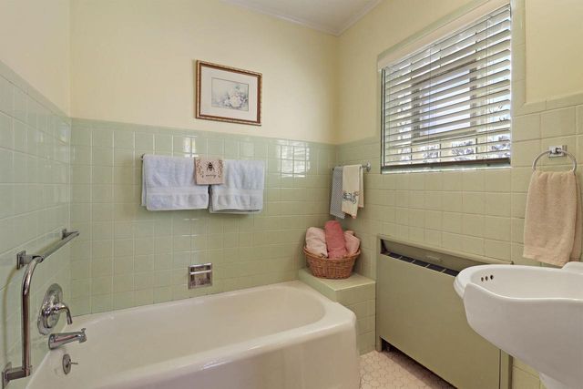 149 W Washington STREET, Burlington, WI 53105