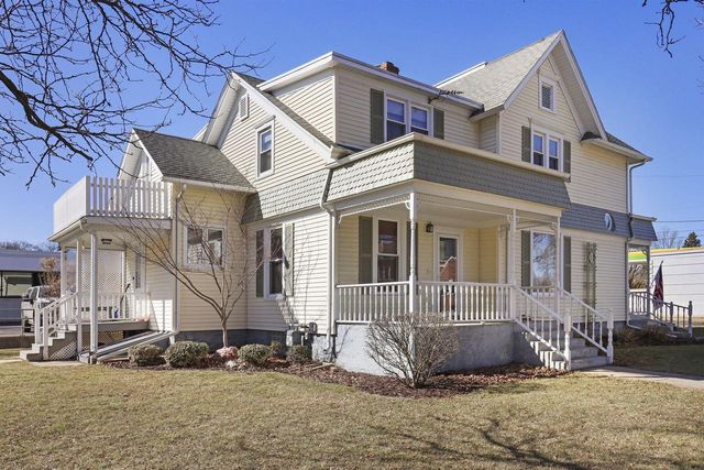 149 W Washington STREET, Burlington, WI 53105
