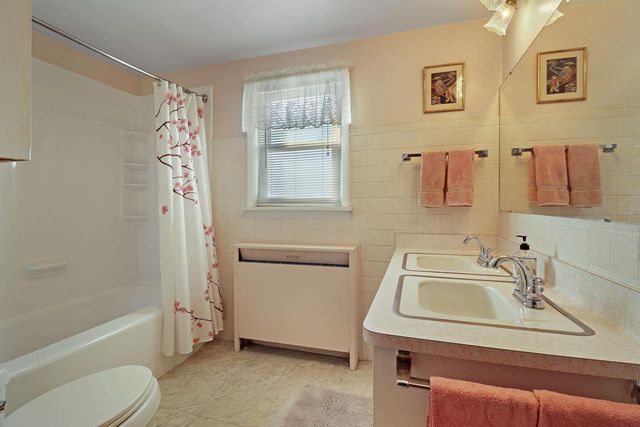 149 W Washington STREET, Burlington, WI 53105