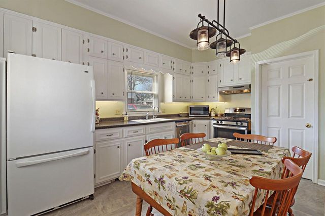 149 W Washington STREET, Burlington, WI 53105