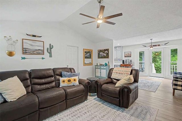 140 Pinnacle Way, Carrollton, GA 30117