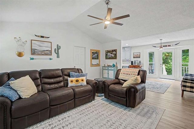 140 Pinnacle Way, Carrollton, GA 30117