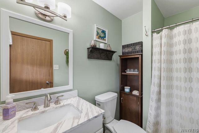 6922 Walmore Road, Wheatfield, NY 14304
