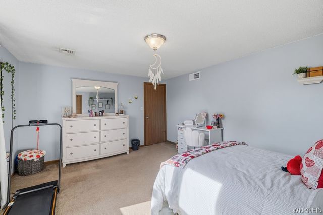 6922 Walmore Road, Wheatfield, NY 14304