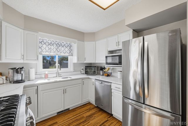 6922 Walmore Road, Wheatfield, NY 14304