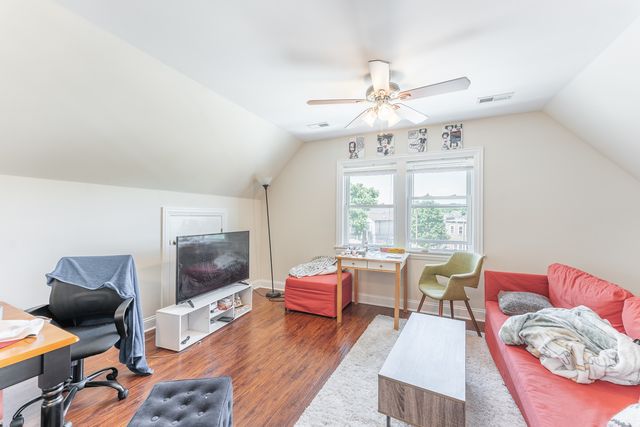 3047 N Kimball Avenue 3, Chicago, IL 60618